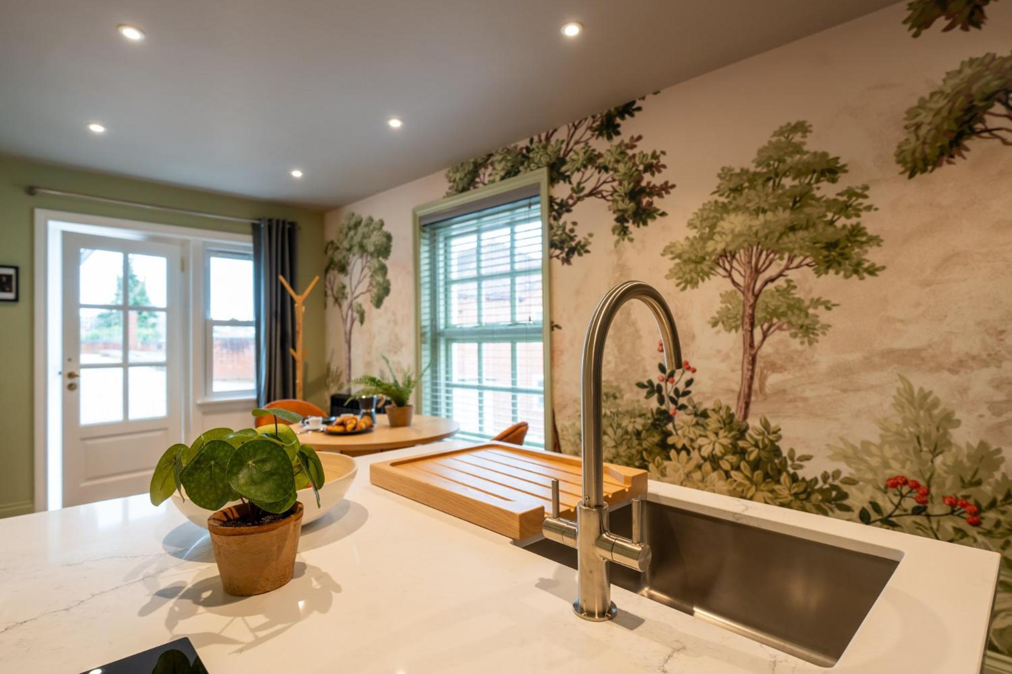 Commandery Vaults - Luxury Apartment In City Centre With Sky Tv Worcester Exterior foto